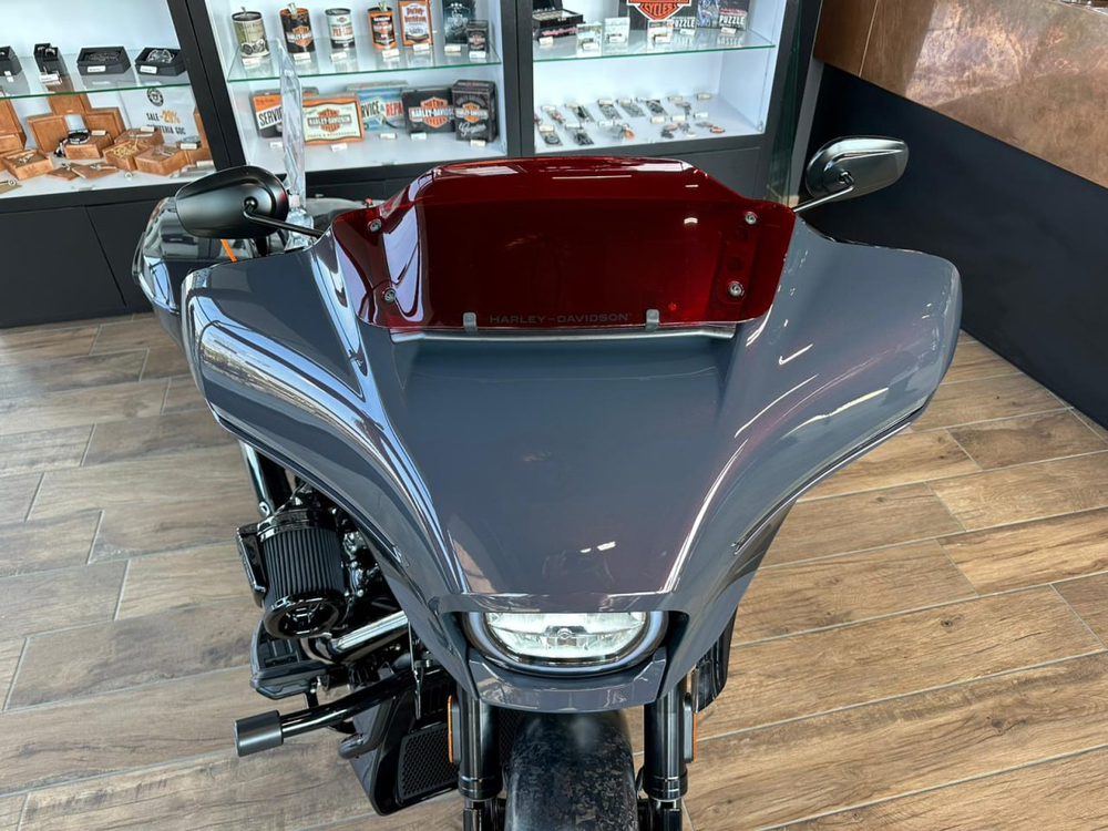 Harley-Davidson CVO Street Glide ST, 2026 "Inferno Gray"