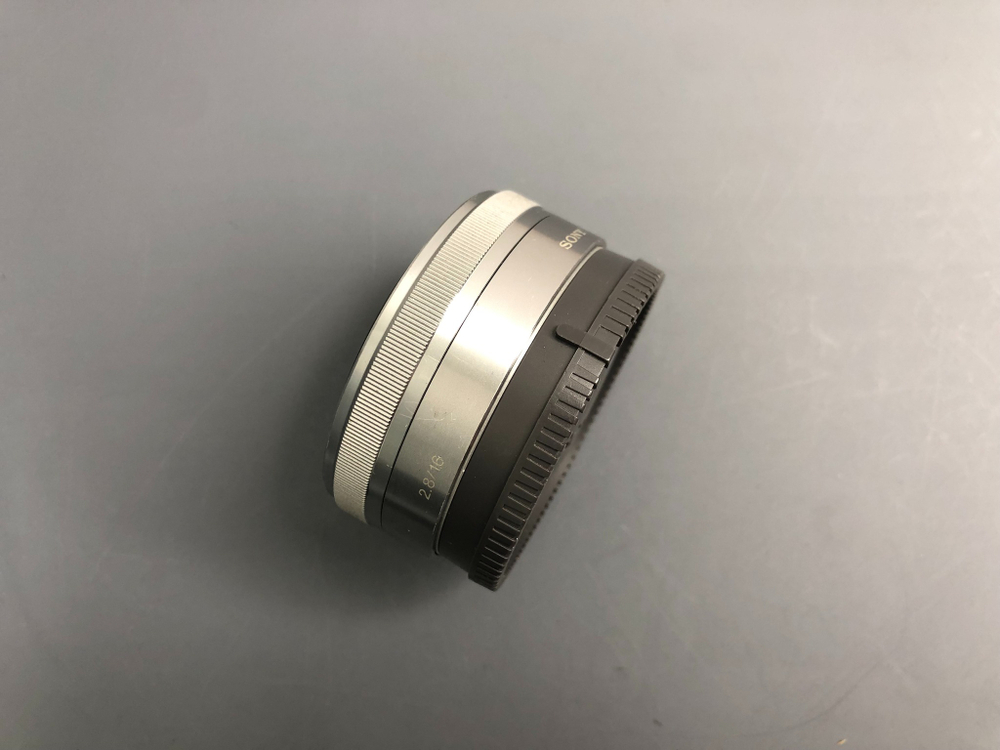 Sony 16mm 2.8 E