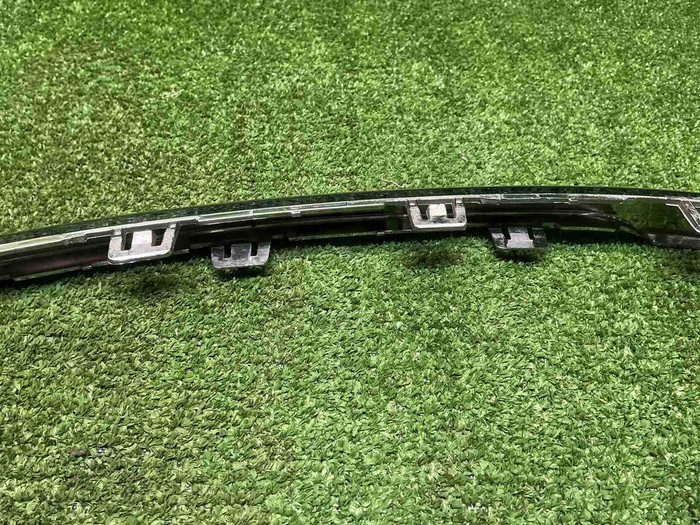 Накладка переднего бампера левая Hongqi HS5 19-нв