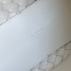 Bottega Veneta Medium Andiamo 32 cm