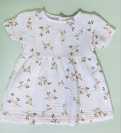 Платье из нежного муслина для малышки