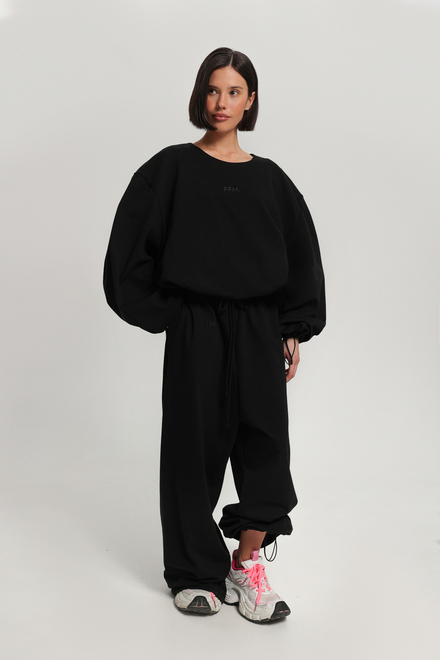 Свитшот с накладными подплечниками