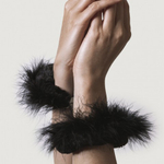 Металлические наручники с черными перьями Adrien Lastic