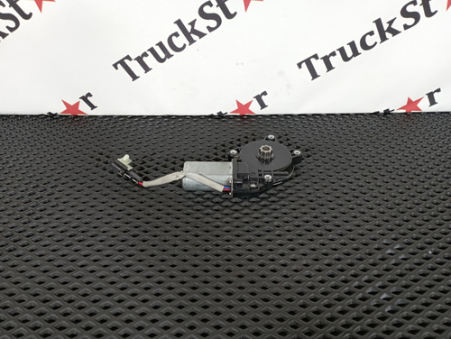 Моторчик стеклоподъемника правый 2023г.