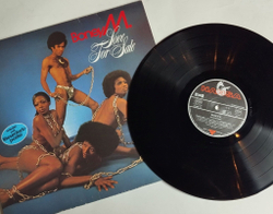 Винтажная виниловая пластинка LP Boney M Love For Sa Le (Germany 1977) Belfast