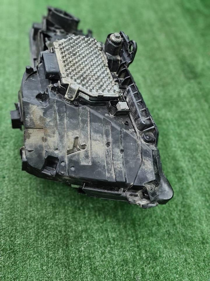 Битая Фара правая Genesis G80 2 (2020-2024) LED