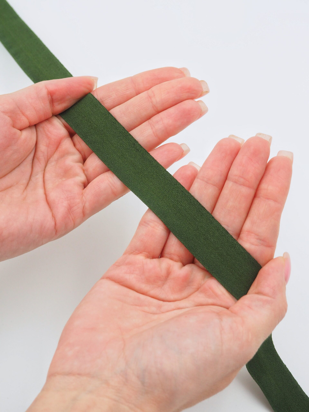 Бейка эластичная хаки матовая ширина 20 мм