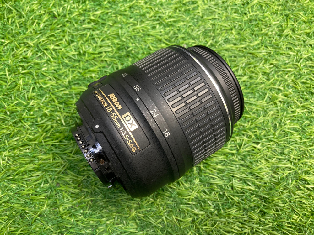 Nikon D5100 + 18-55mm 3.5-5.6G VR (7.100 кадров)