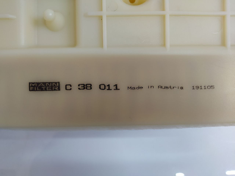 Фильтр воздушный MANN-FILTER C38011 Audi, Volkswagen