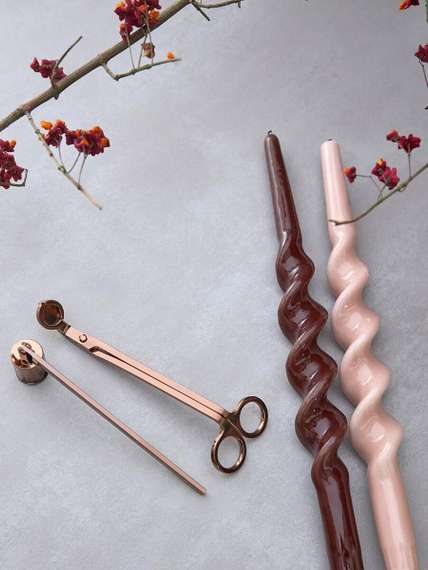 Набор аксессуаров для свечей дымчато-коричневого цвета из коллекции essential