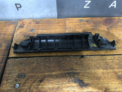 Фиксатор панели багажного отсека Kia Ceed 3 (CD) 18-нв Б/У Оригинал 81752j7200