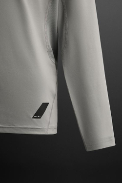 ZARA КОМПРЕССИОННАЯ ФУТБОЛКА ДЛЯ ЗАНЯТИЙ СПОРТОМ, СЕРЫЙ