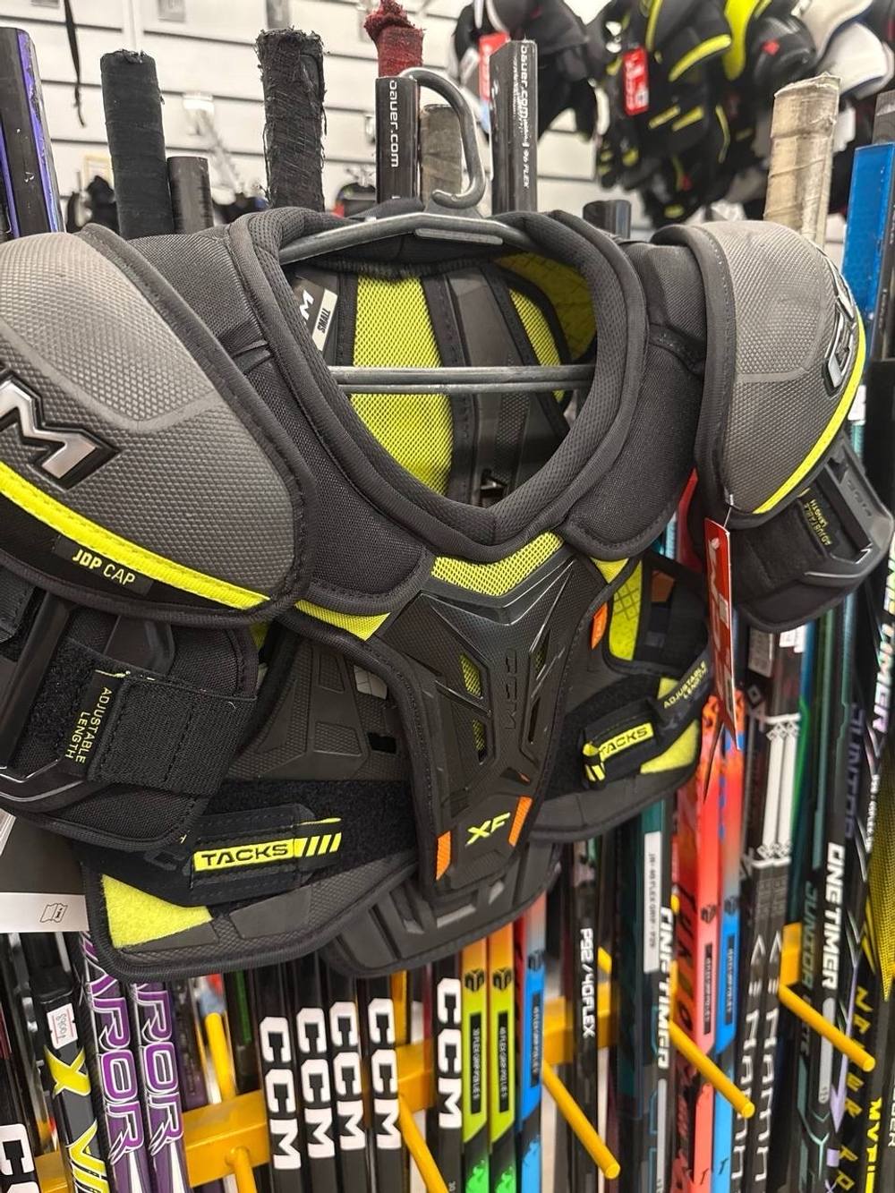 CCM tacks XF JR S