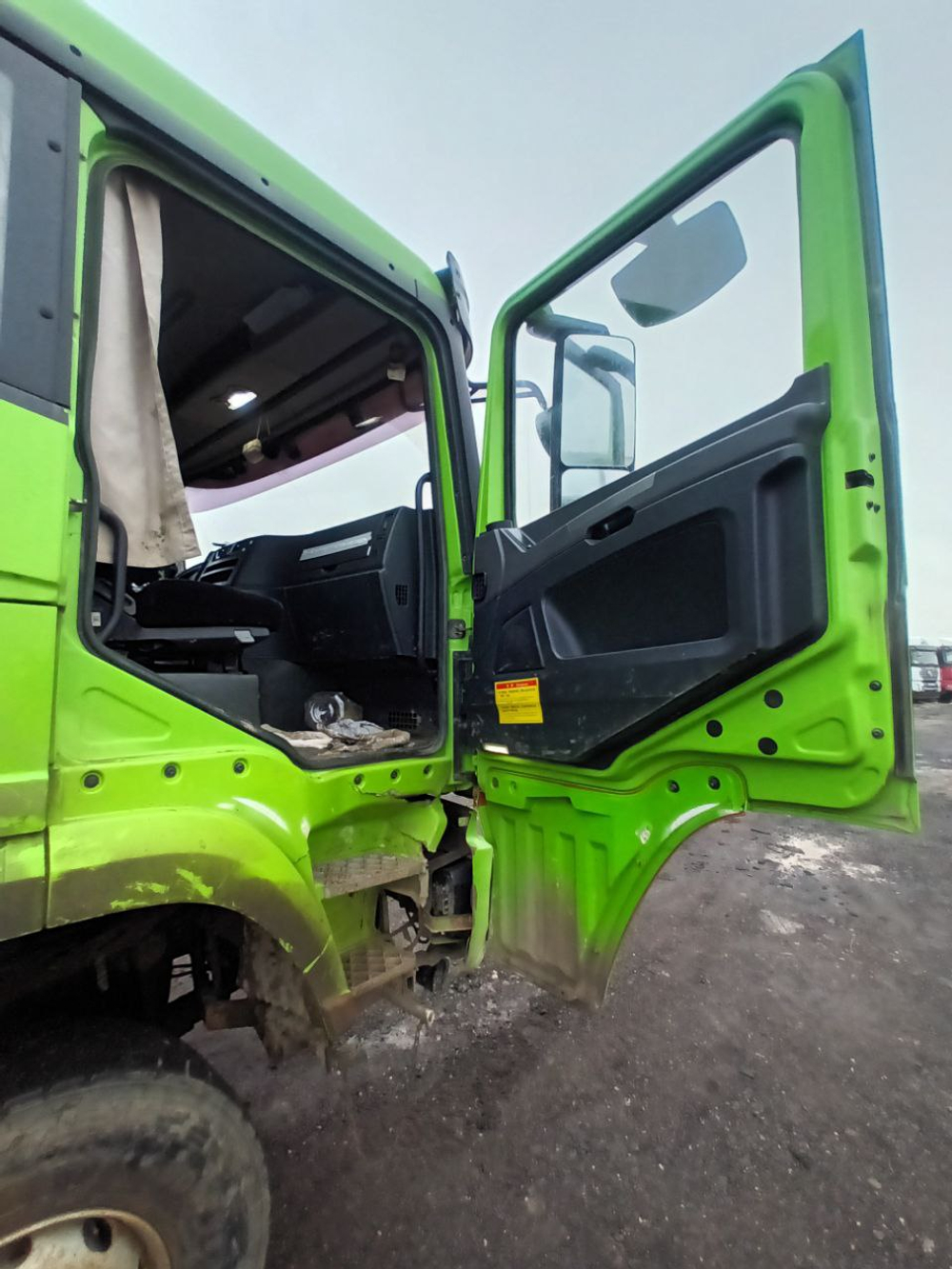 Shacman (Shaanxi) SX* 8x4 Самосвал SX33186V366 (Дизельный, 11,6 л, 423 л.с., МТ)