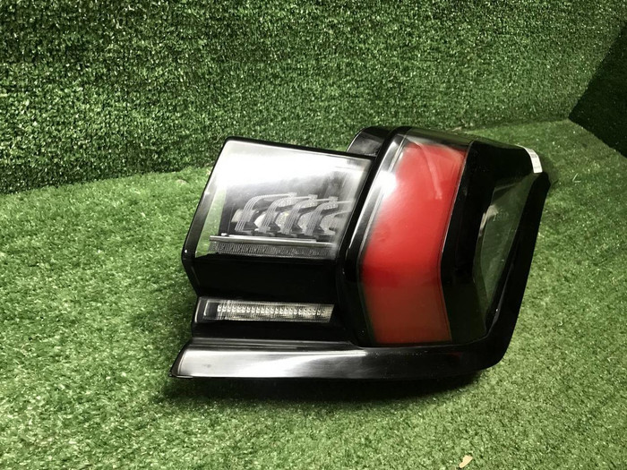 Фонарь правый внешний Zeekr 001 (2021-н.в.)