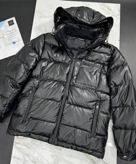 Пуховик Prada