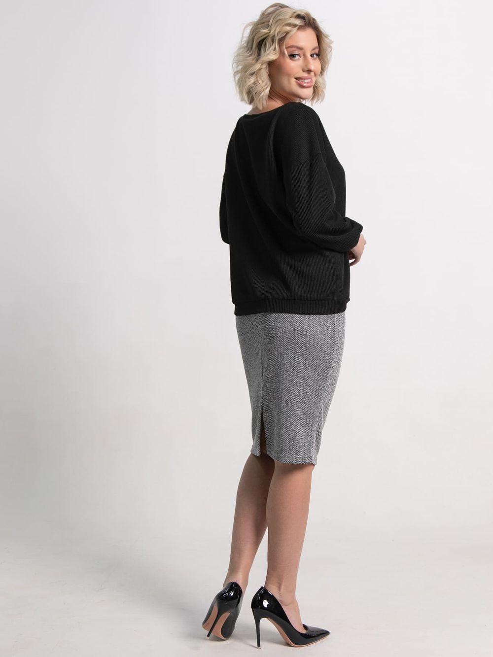 Костюм с юбкой Совершенство форм (черно-серый) К15292-10М LT Collection