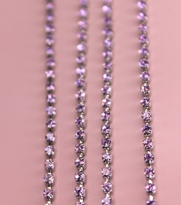 Стразовая цепь сиреневая 2 мм