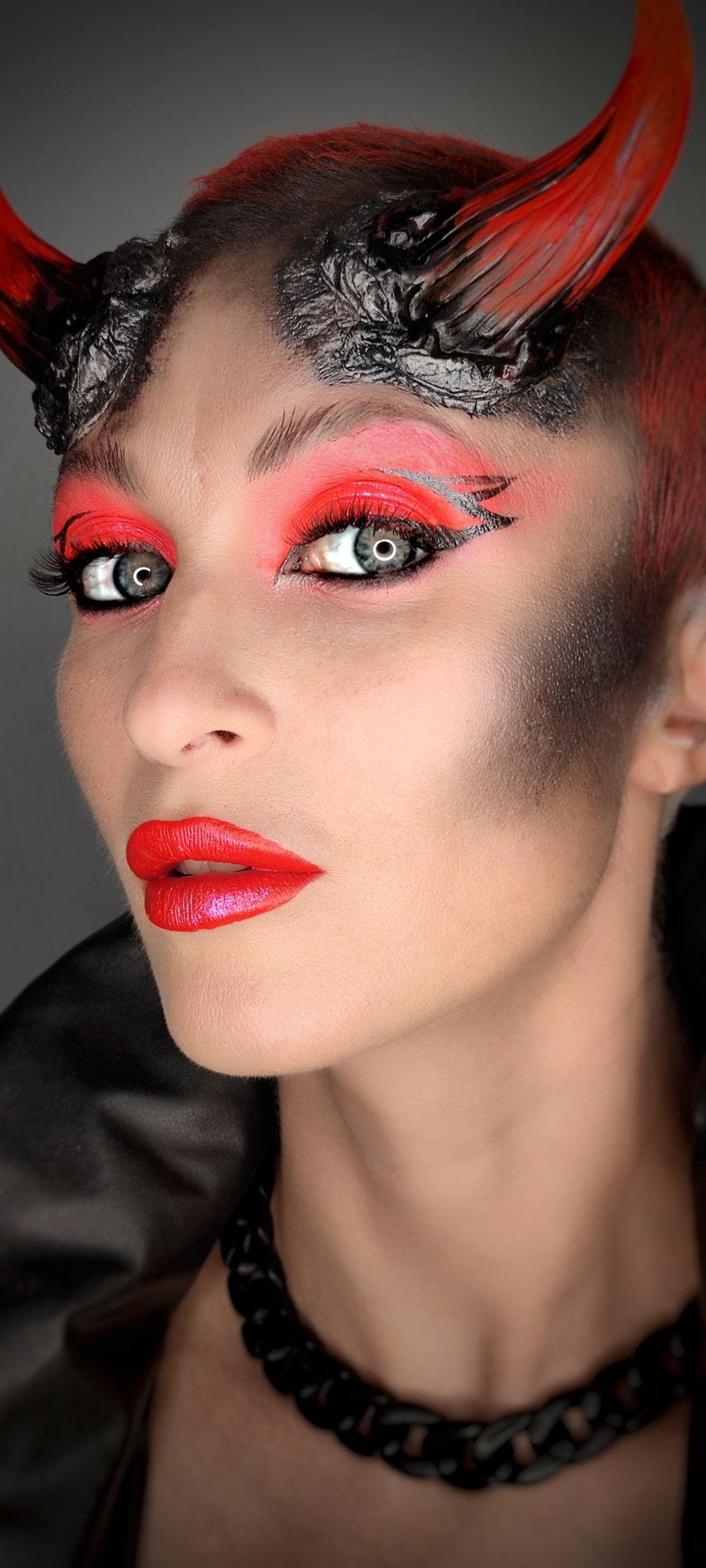 Декоративный гель для лица, волос и тела Color Gel Black