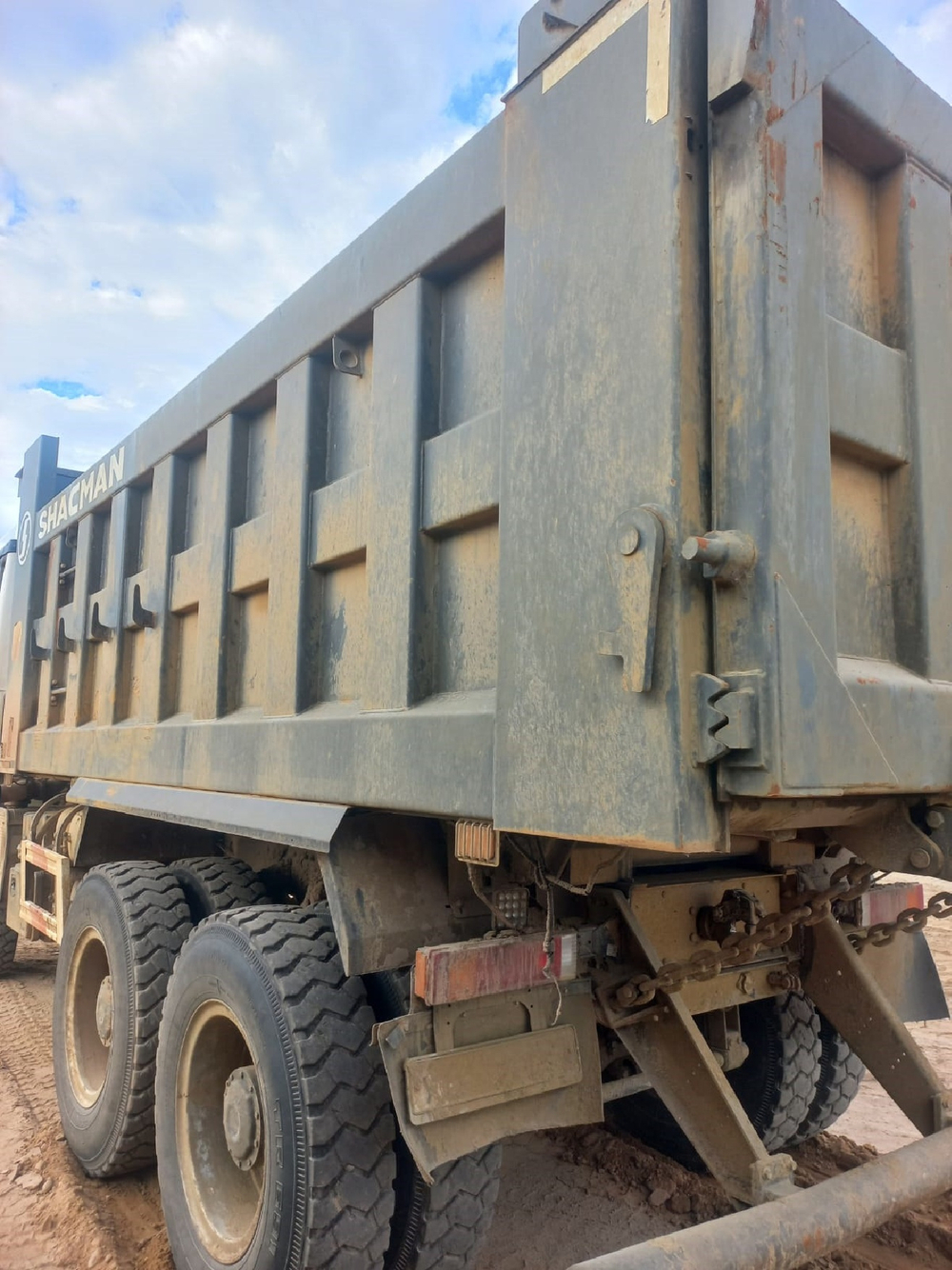 Shacman (Shaanxi) SX* 6x6 Самосвал SX32586W385C (Дизельный, 10,8 л, 441 л.с., МТ)