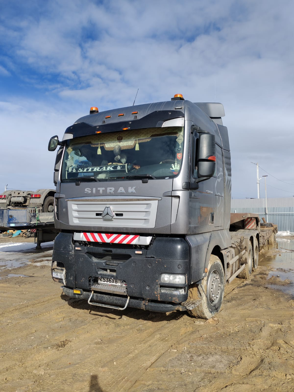 SITRAK C7H 6x4 Седельный тягач ZZ4256V364HE (Дизельный, 12,4 л, 540 л.с., МТ)