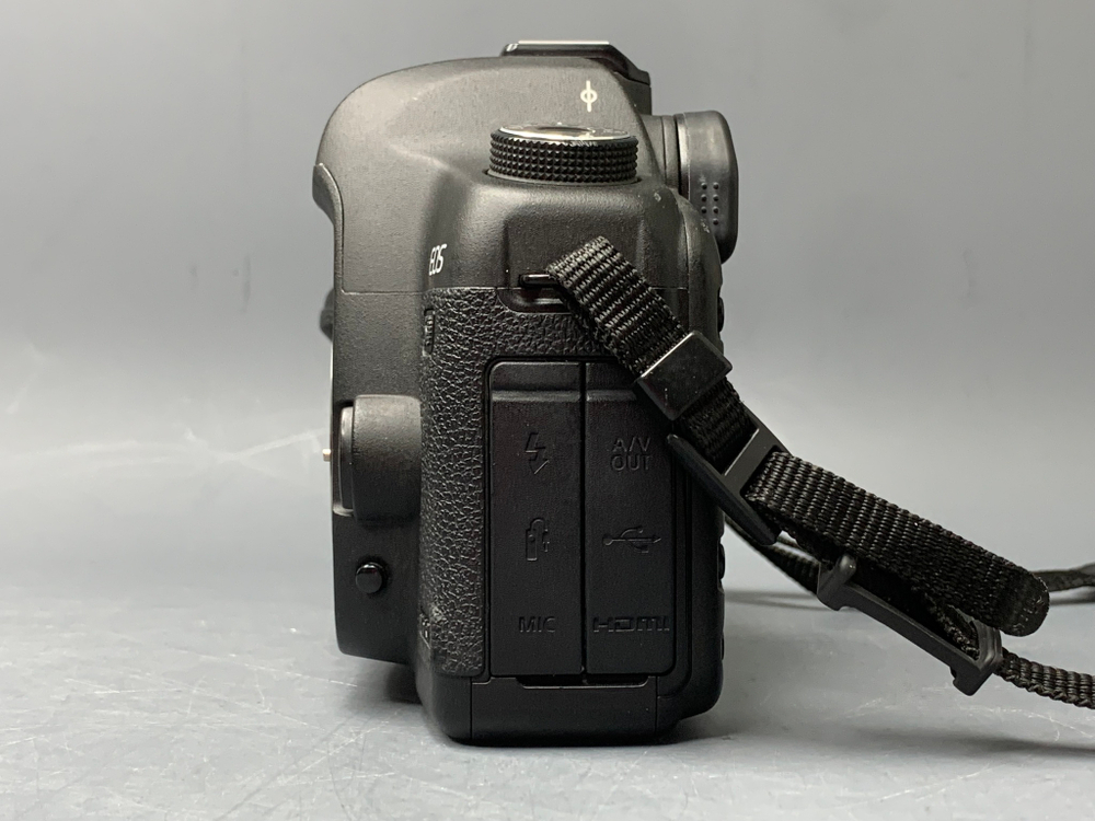 Canon EOS 5D Mark II Body 29229 Кадров