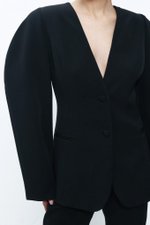 Пиджак с объемными рукавами