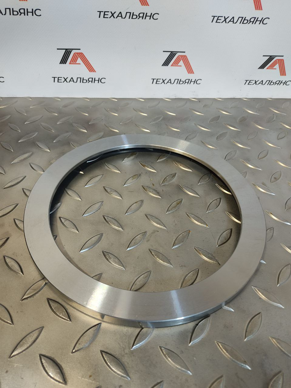 Втулка 21T-72-15860