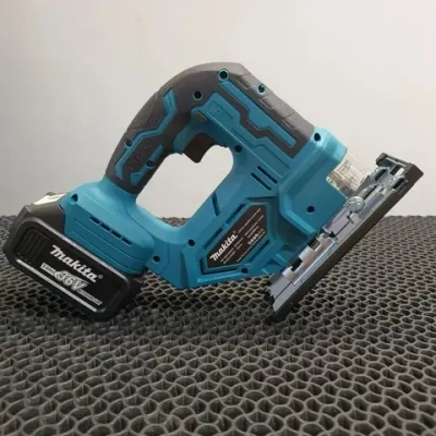 Набор аккумуляторных инструментов Макита 9 в 1