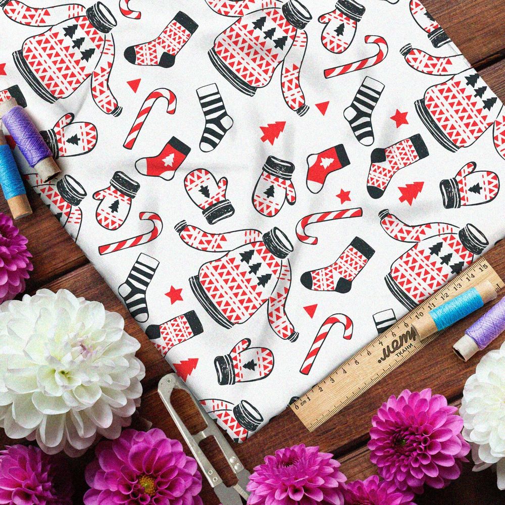 Ткань блэкаут леденцы и зимняя вязаная одежда