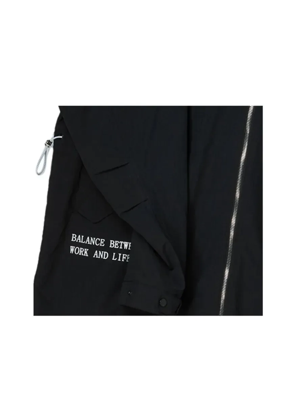 Удлиненная ветровка с капюшоном