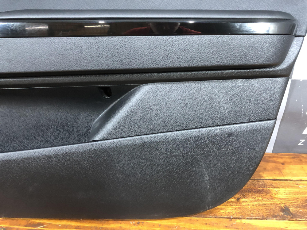 Обшивка двери передней правой Kia K5 20-22 Б/У Оригинал 82302L2BF0A53