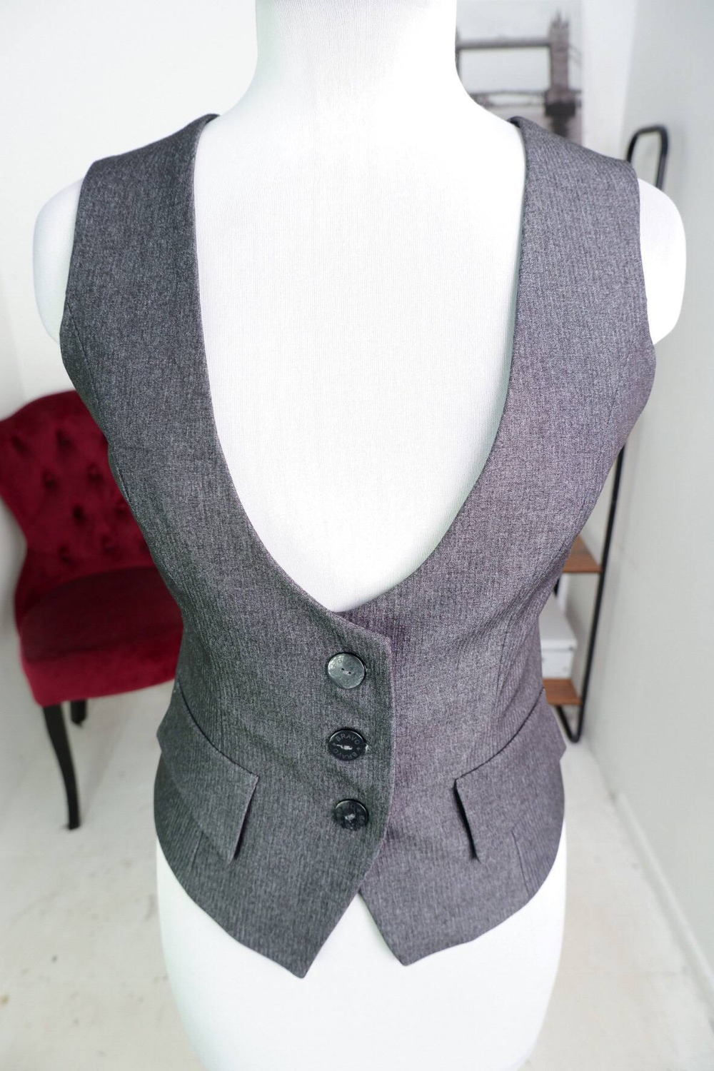 Жилетка Bravo для офисного стиля, визуально на 44 размер, новая