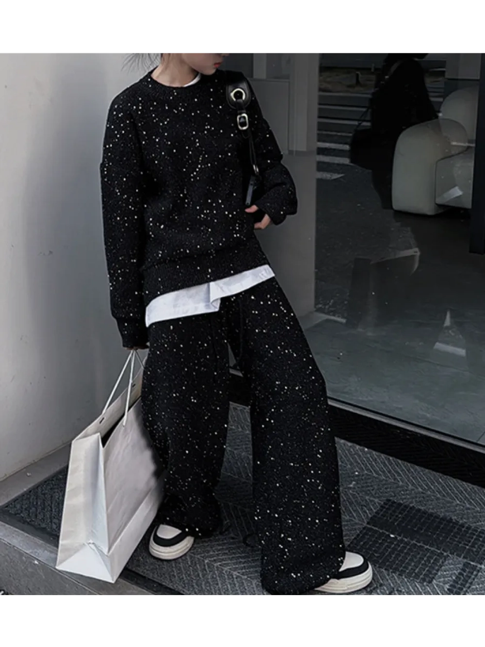 Костюм вязаный с пайетками