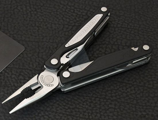 Мультитул-инструмент Leatherman Charge AL 830704