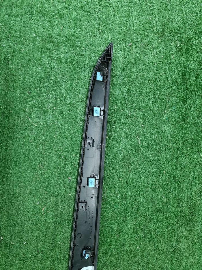 Накладка передняя левая Kia Rio 4 X-Line (17-н.в.)