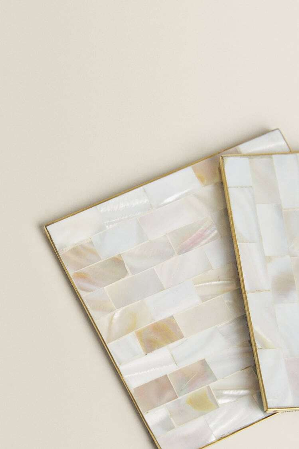 ZARA HOME ПОДСТАВКИ ИЗ ПЕРЛАМУТРА (УПАКОВКА ПО 4 ШТУКИ, ЗОЛОТИСТЫЙ