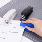 Степлер DELI "E0425" до 20 листов, ассорти