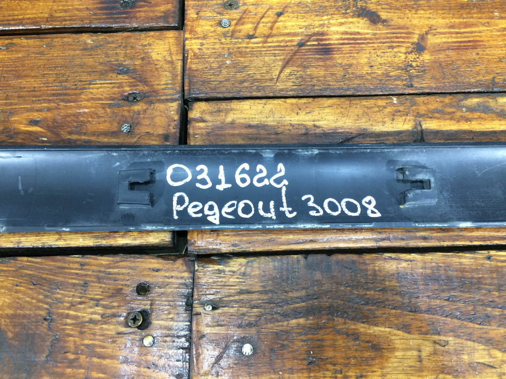 Молдинг двери задней левой Peugeot 3008 1 09-16 Б/У Оригинал 96849095xt