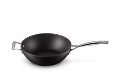 Le Creuset - Вок PRO с антипригарным покрытием 26см / артикул   51104260010202  / GTIN 630870273206