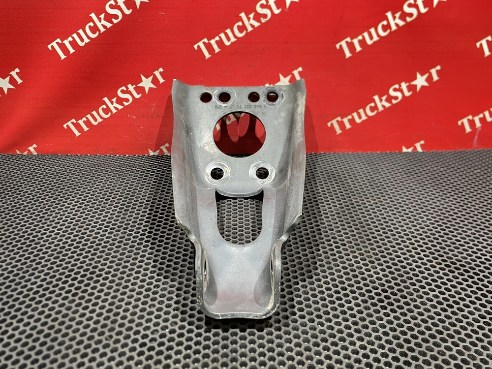 Кронштейн амортизатора переднего верхний