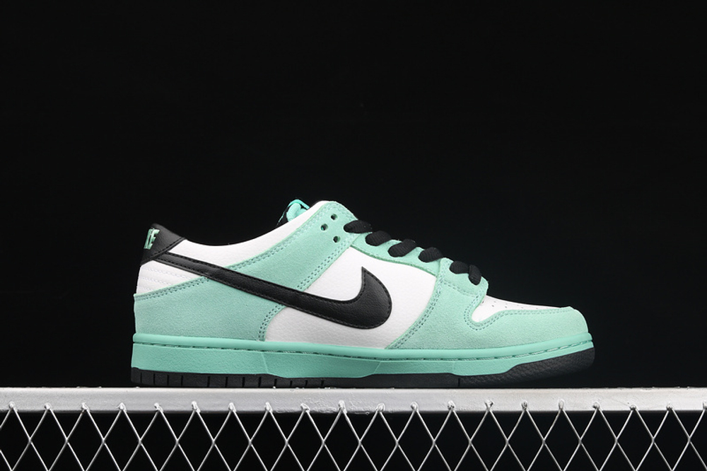 Nike SB Dunk Low Sea Crystal