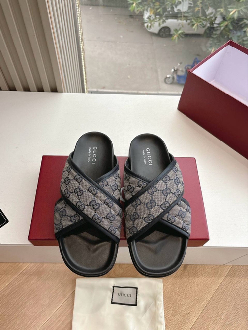 Шлепанцы Gucci