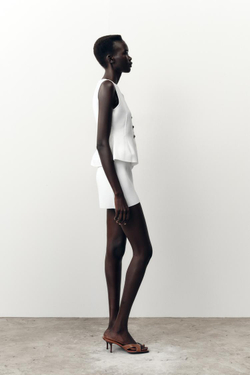 ZARA ТРИКОТАЖНЫЙ ТОП С БАСКОЙ, БЕЛЫЙ