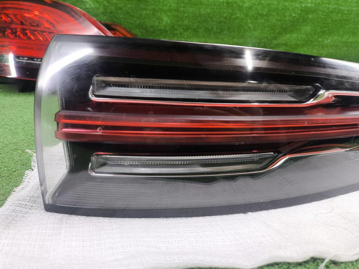 Фонарь правый внешний Porsche Cayenne 3 (17-23)