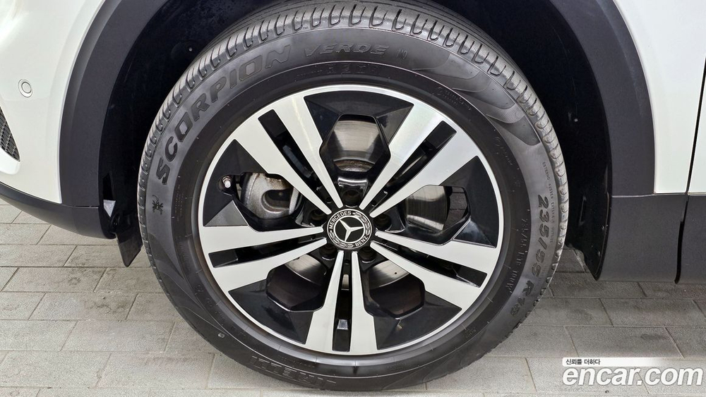 Mercedes-Benz GLB-Class X247 GLB220 (11.2021)
