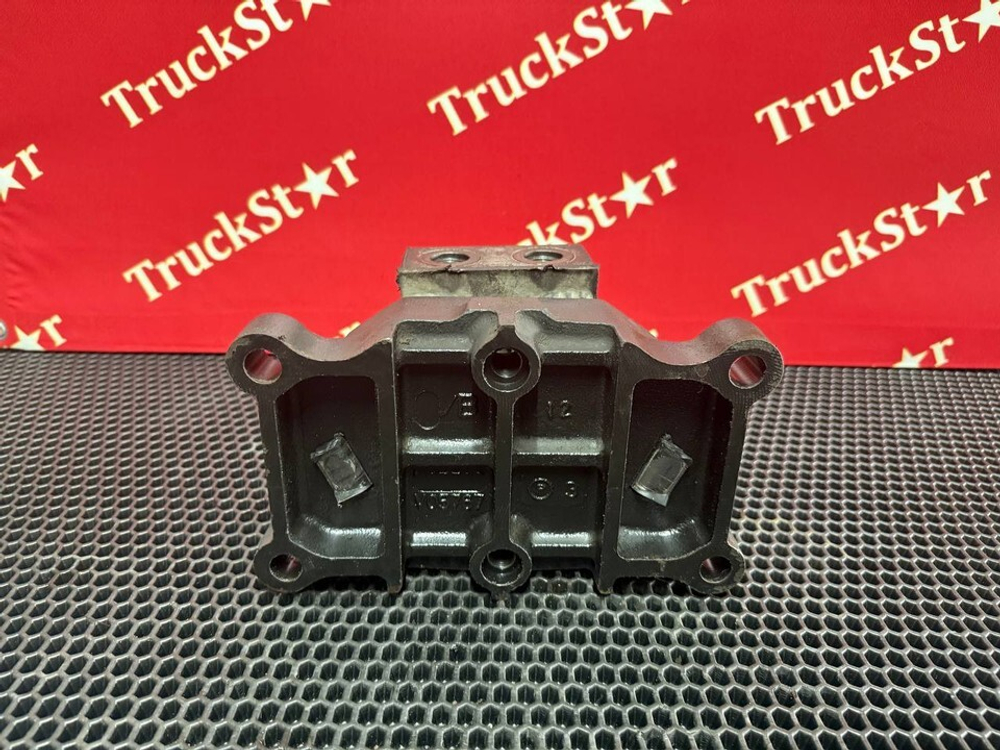 Подушка двигателя задняя