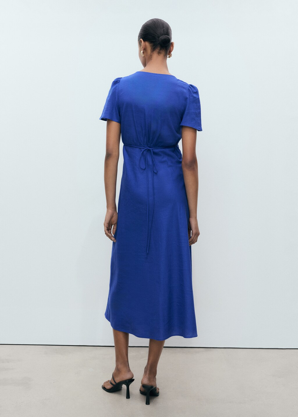 Льняное платье с цветами