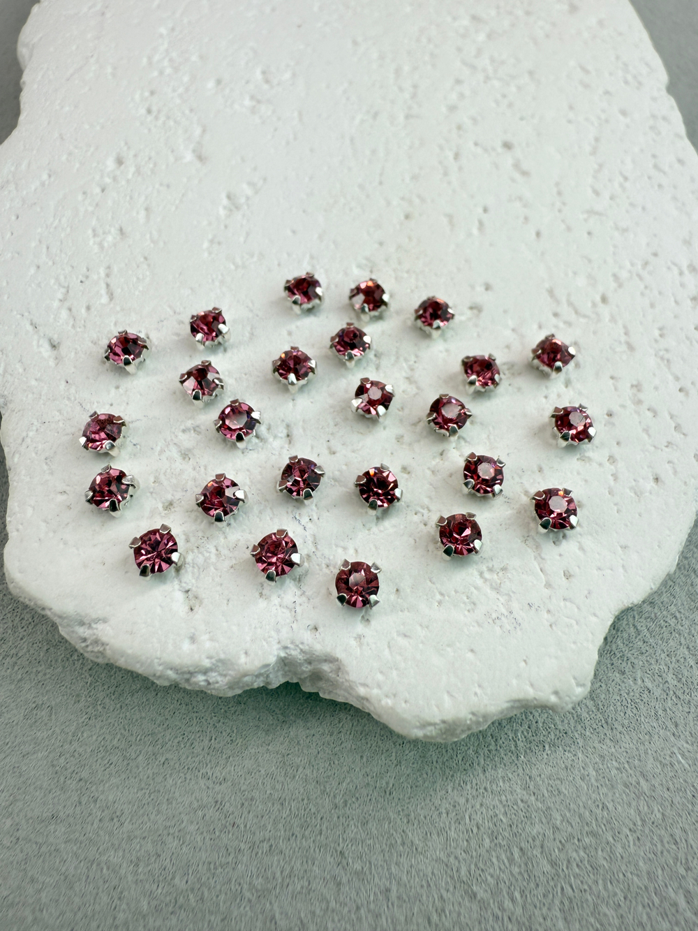 Шатоны 4 мм, Роза в серебре, 25 шт