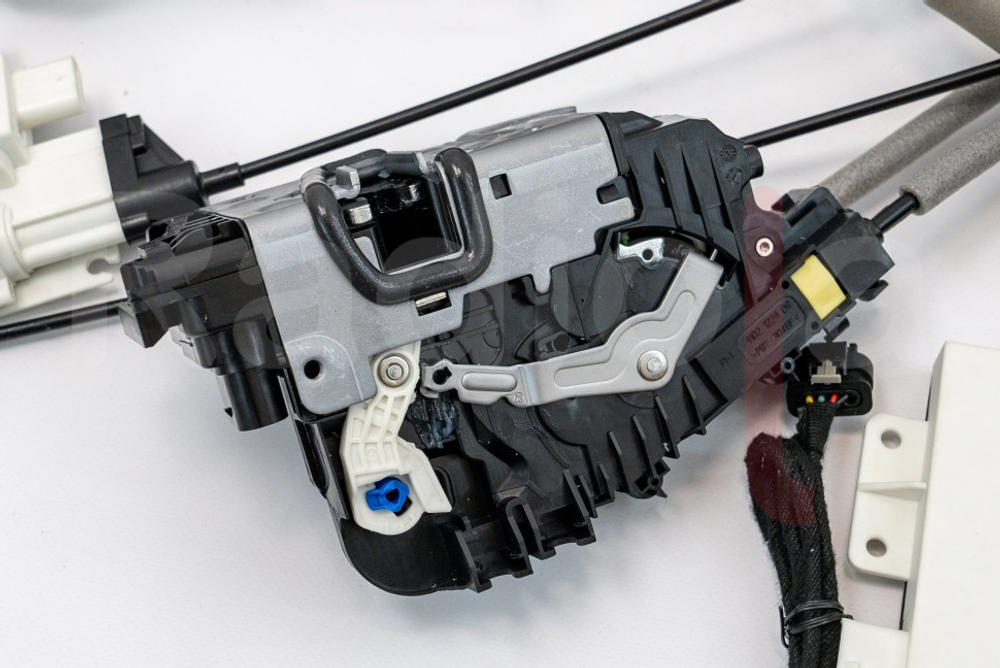 Автоматические доводчики на 4 двери для Mercedes-Benz Maybach/S-Класс (X222/W222/C217) 2014-2022 - Radiola RDL-SAB-Z06